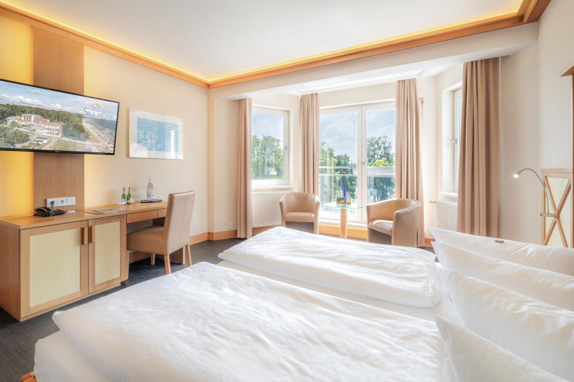 Strandhotel Seerose Kölpinsee Екстериор снимка