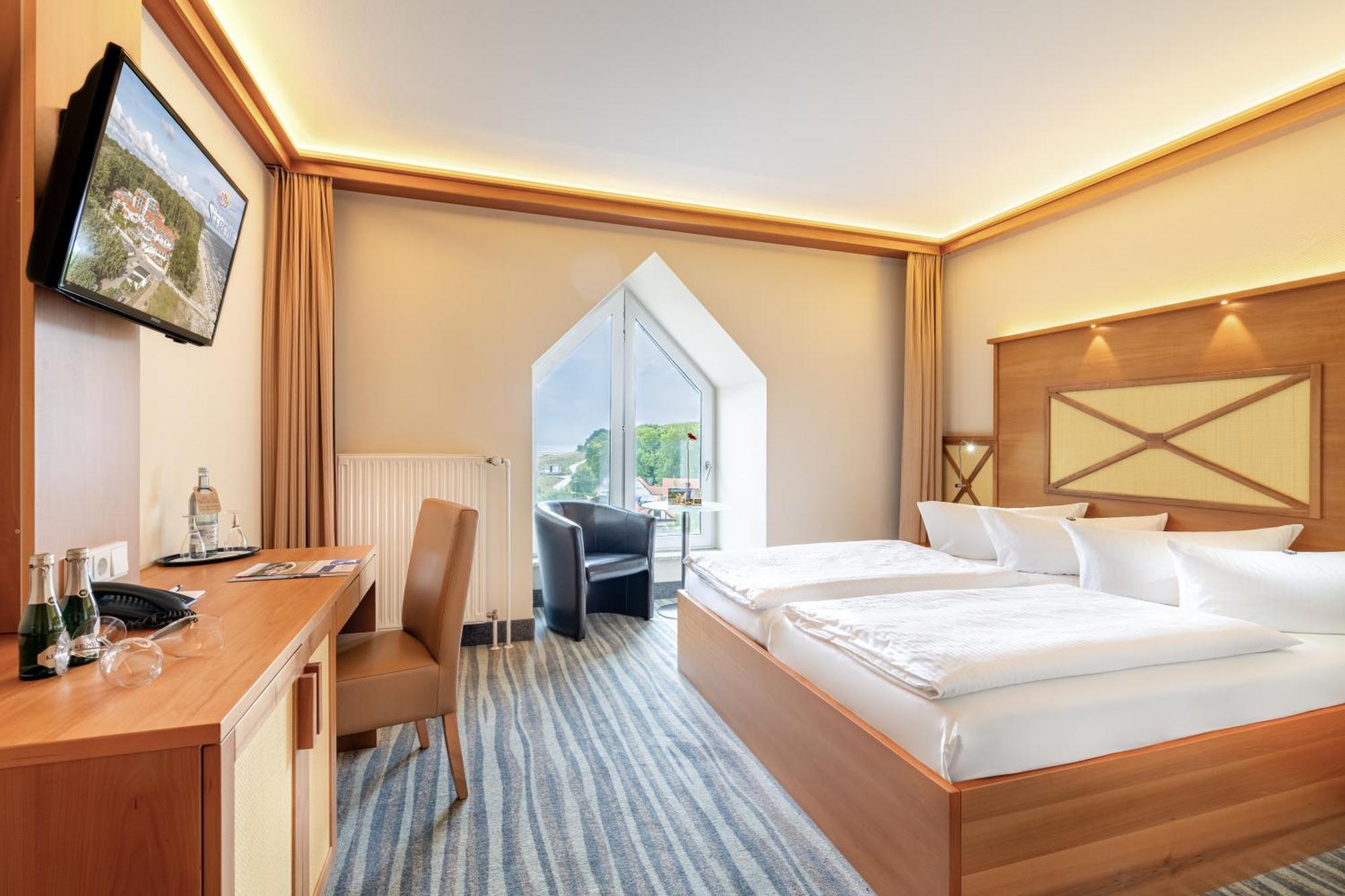 Strandhotel Seerose Kölpinsee Екстериор снимка