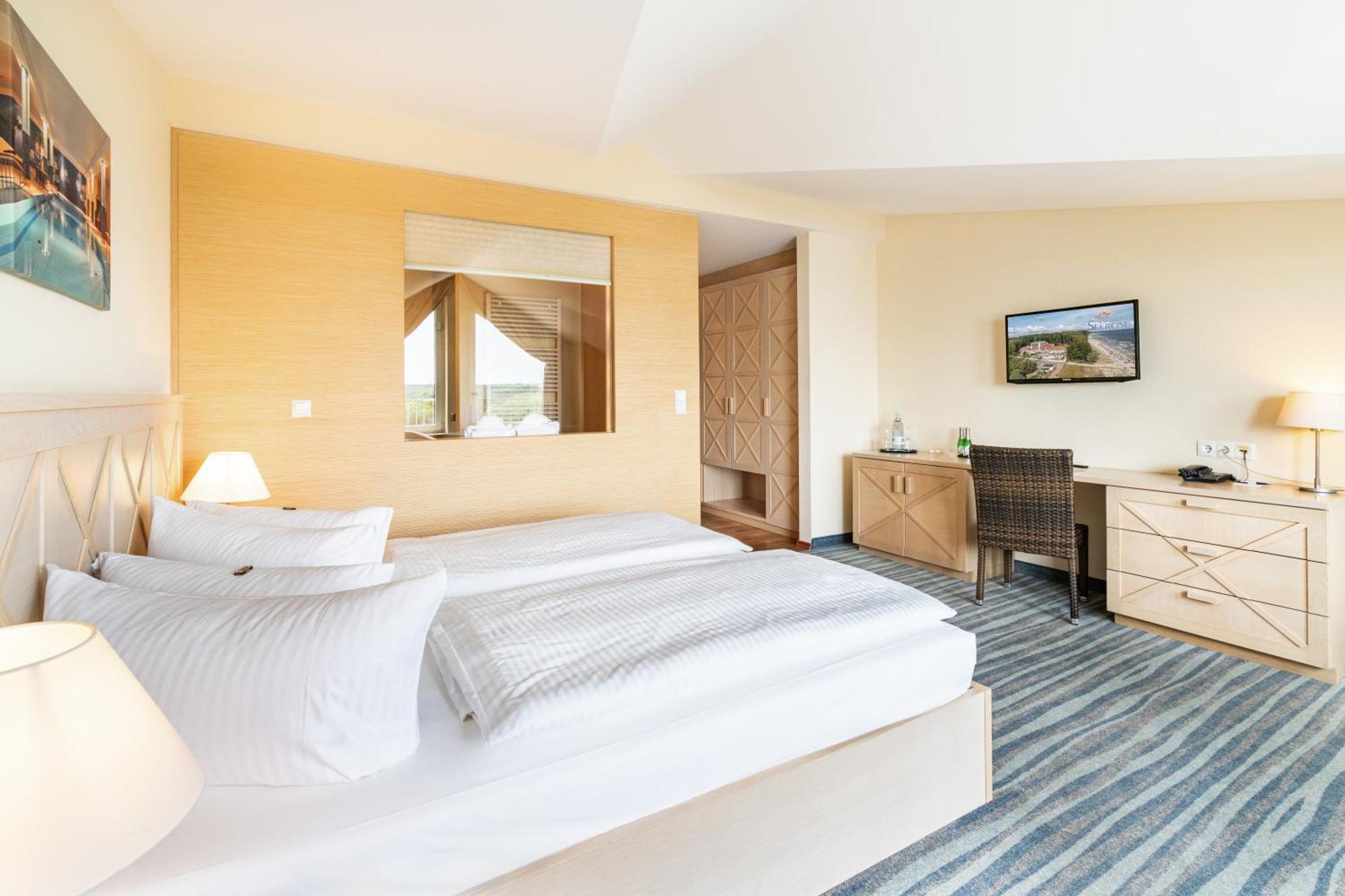 Strandhotel Seerose Kölpinsee Екстериор снимка