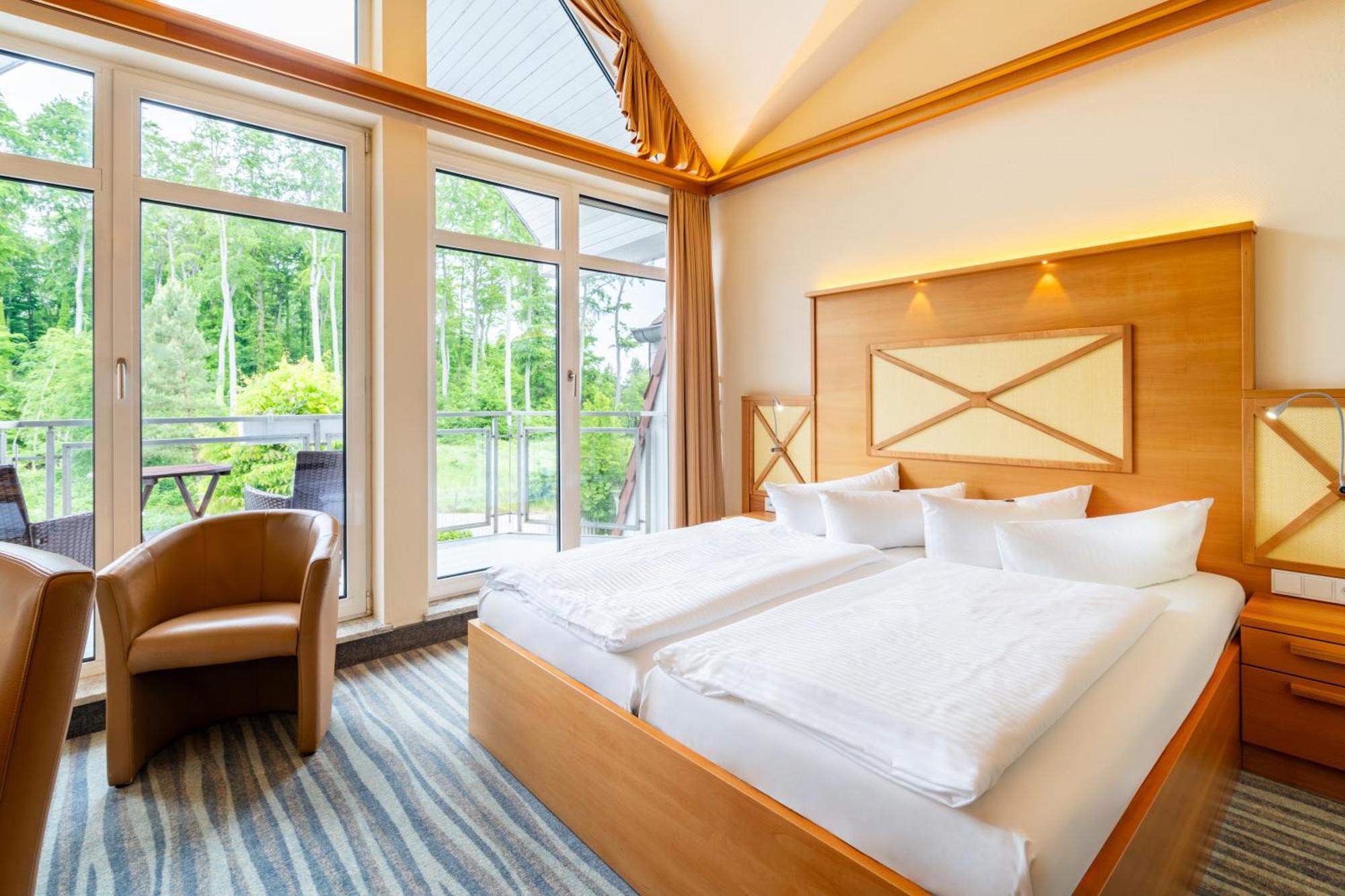Strandhotel Seerose Kölpinsee Екстериор снимка