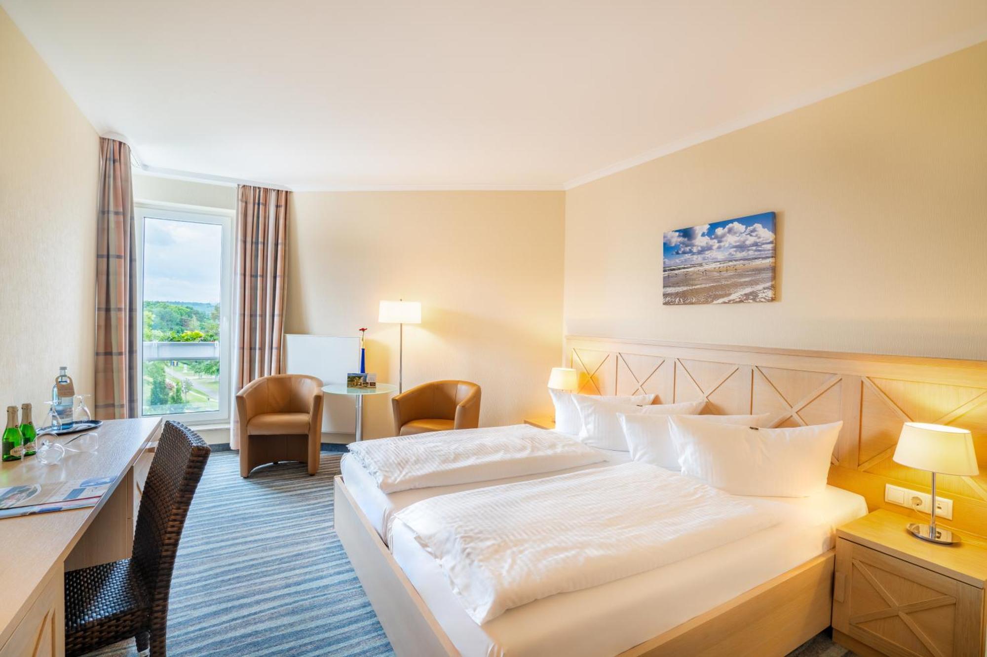 Strandhotel Seerose Kölpinsee Екстериор снимка