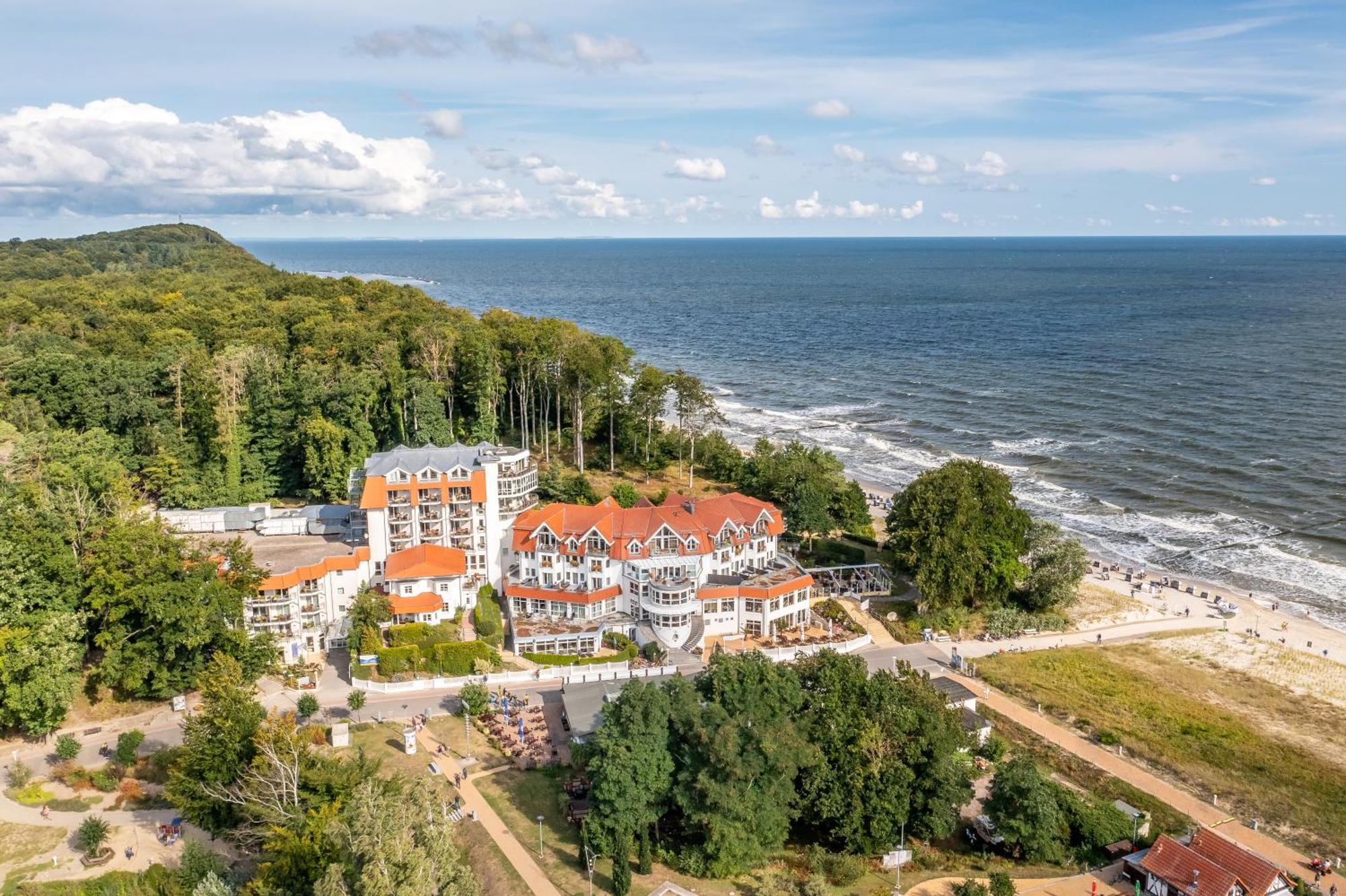 Strandhotel Seerose Kölpinsee Екстериор снимка