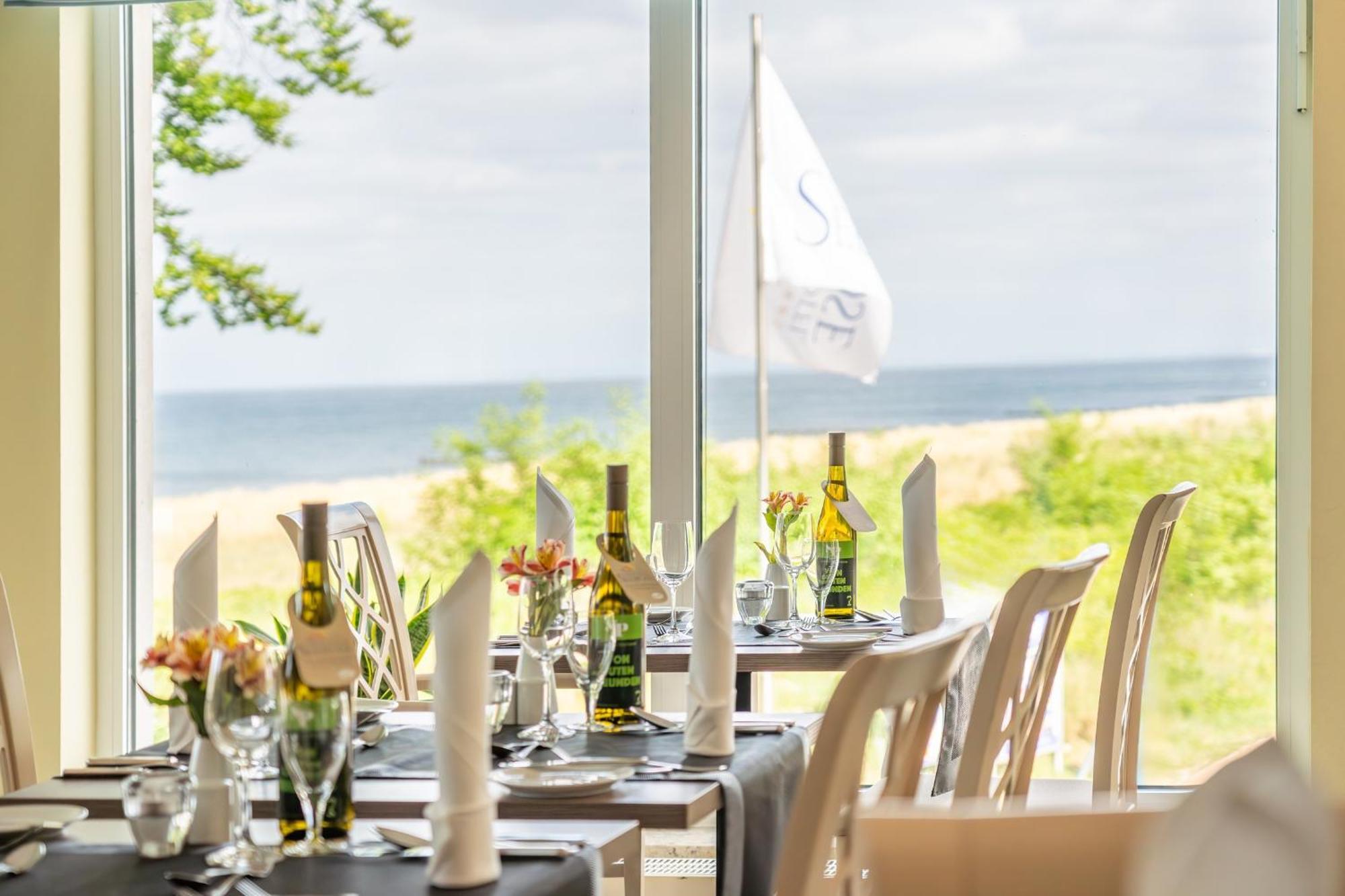 Strandhotel Seerose Kölpinsee Екстериор снимка