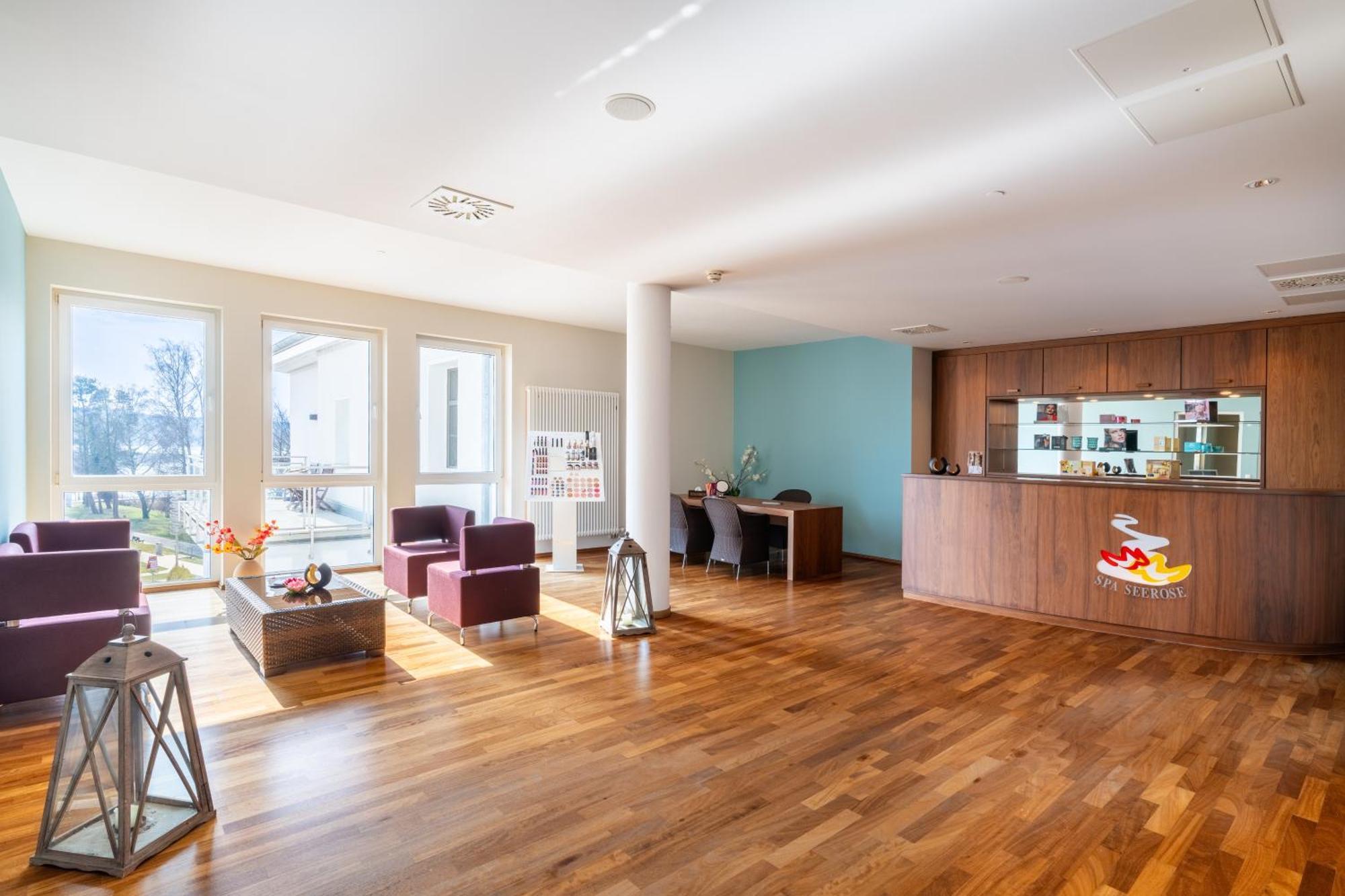 Strandhotel Seerose Kölpinsee Екстериор снимка