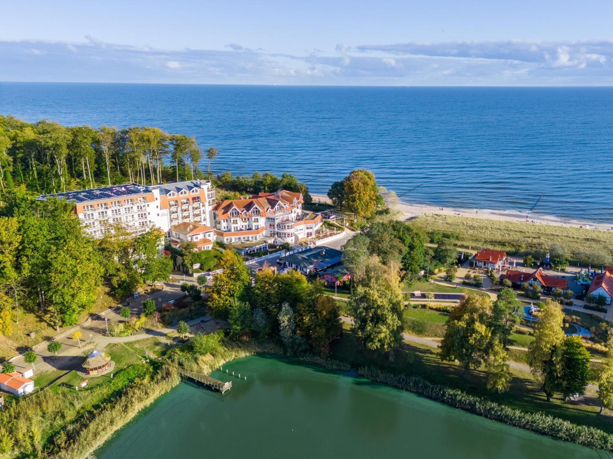 Strandhotel Seerose Kölpinsee Екстериор снимка