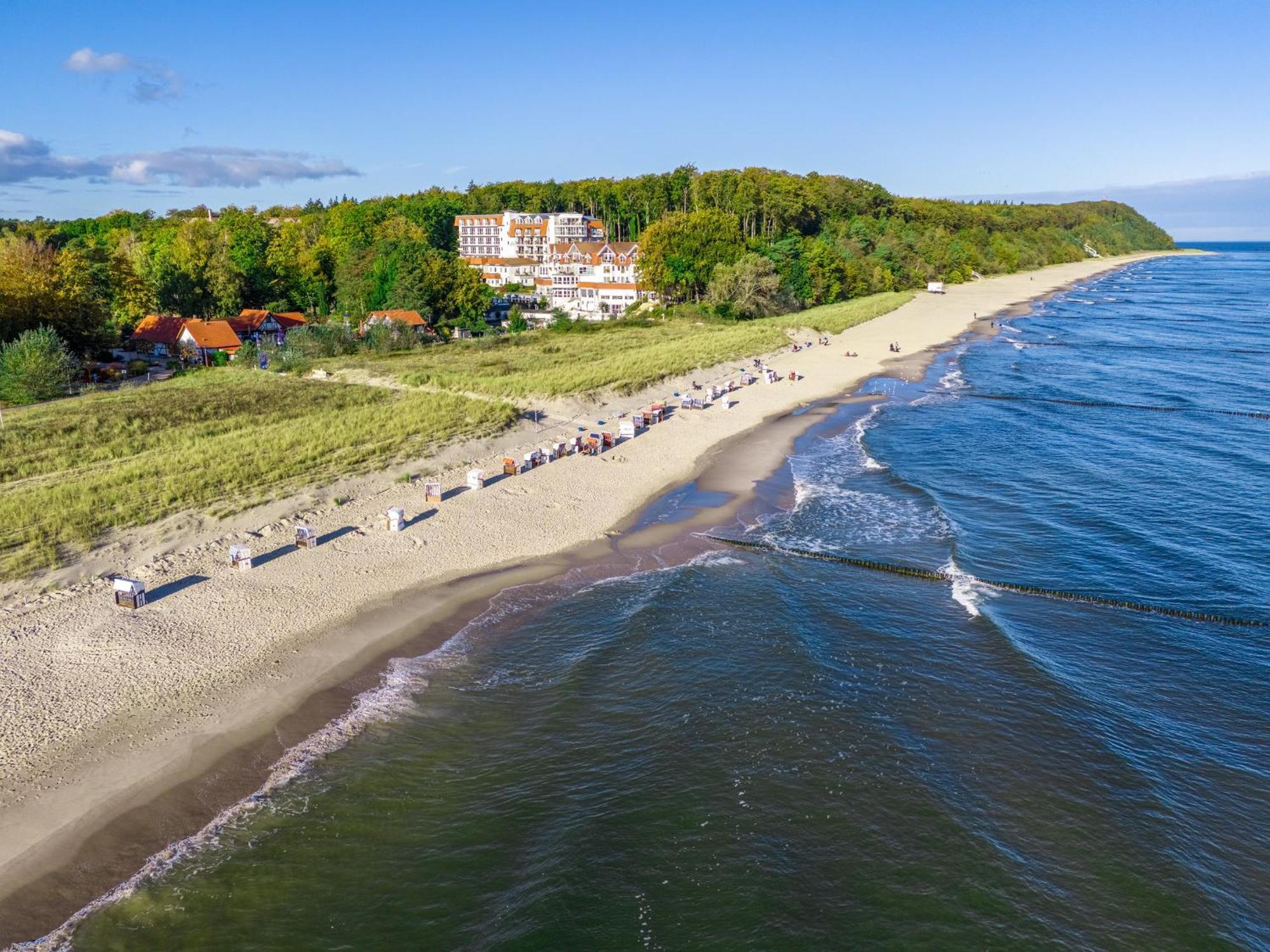 Strandhotel Seerose Kölpinsee Екстериор снимка