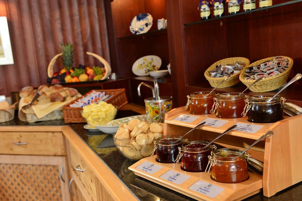 Strandhotel Seerose Kölpinsee Екстериор снимка
