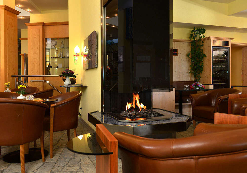 Strandhotel Seerose Kölpinsee Екстериор снимка
